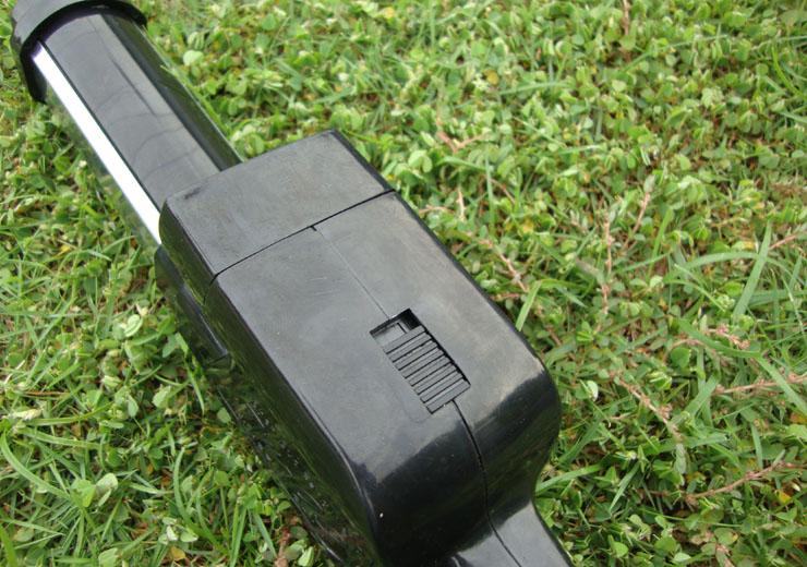 伸缩型电子防暴器 防身工具 伸缩型电击棍 带照明工具 大容量电池